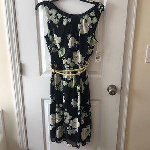 Connected apparel floral dress w/belt  Size 10 NWT